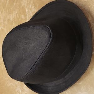 Black Lightweight Fedora Hat with moldable brim, 7.5" front top back x 6" wide